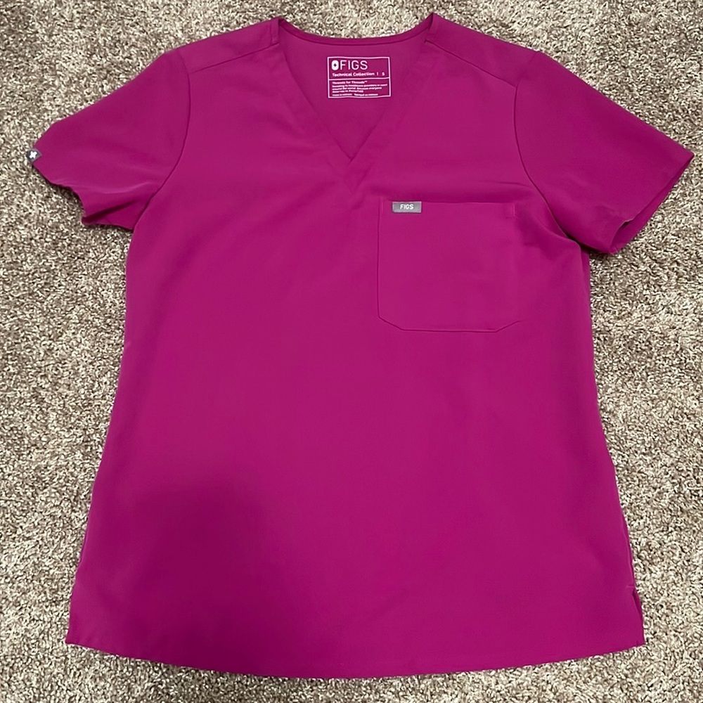 Women’s figs raspberry sorbet one pocket Catarina scrub top
